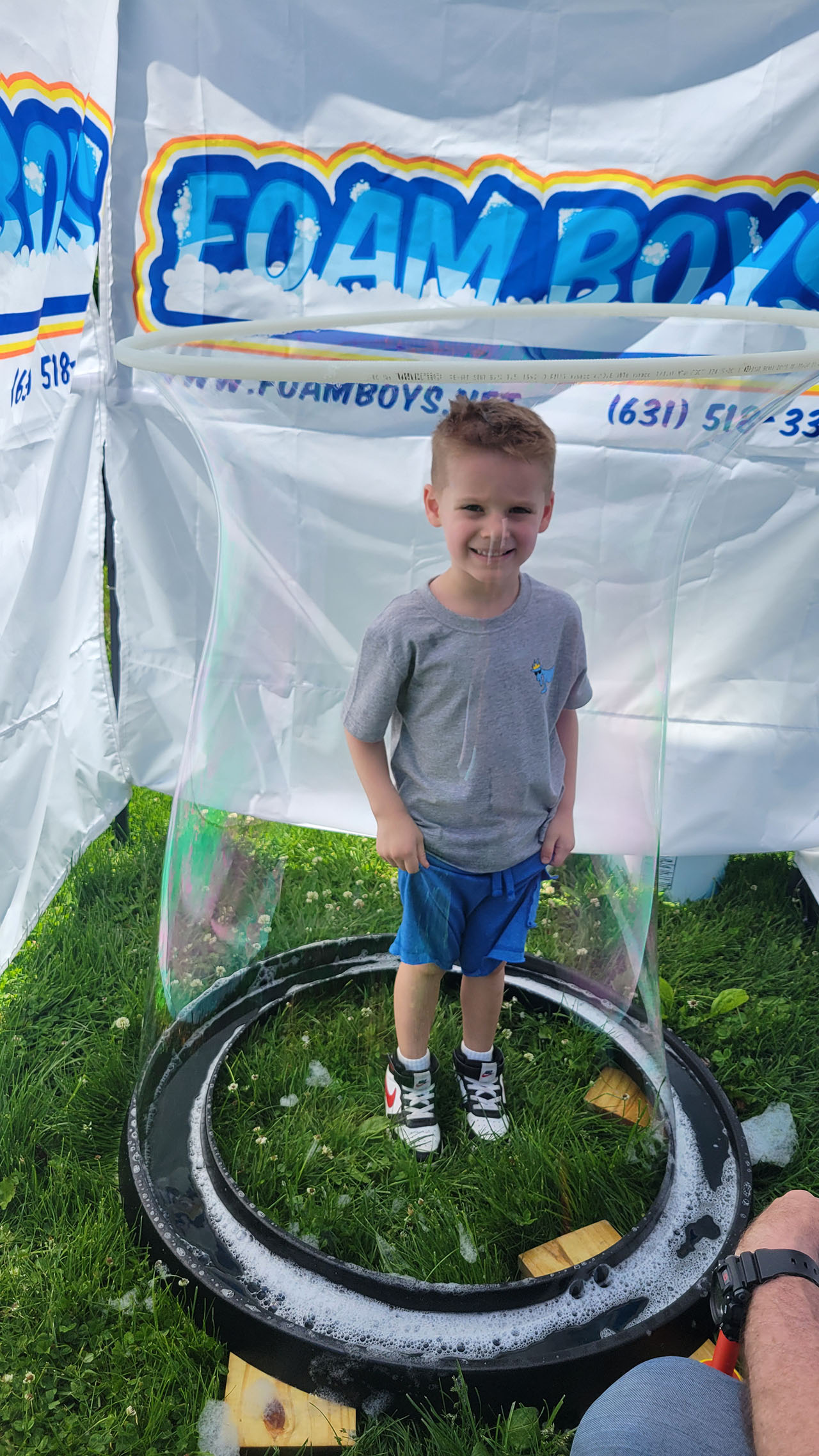 kid-in-a-bubble-foamboys